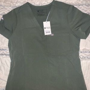 ✨ Brand new with tags! ✨ FIGS OLIVE GREEN SMALL CATARINA TOP